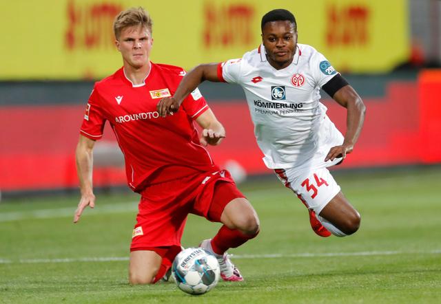 突一事道歉 突一事道歉